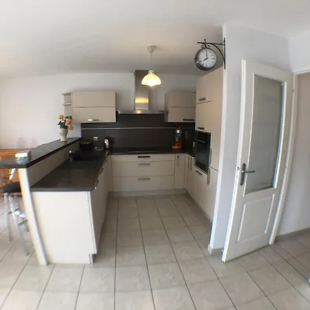 Apartment Au Coeur De St Jorioz, Spacieux Avec Terrasse Et Vue Montagne. Saint-Jorioz
