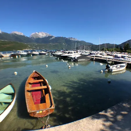 Au Coeur De St Jorioz, Spacieux Avec Terrasse Et Vue Montagne.