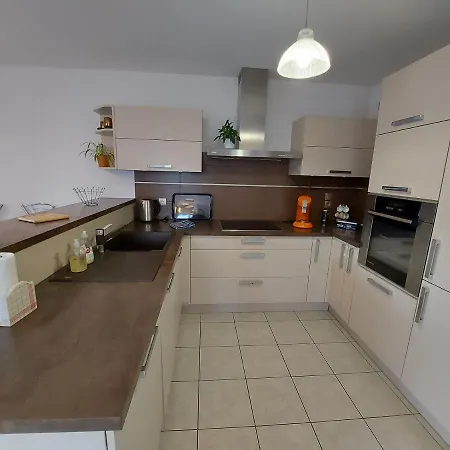 Apartment Au Coeur De St Jorioz, Spacieux Avec Terrasse Et Vue Montagne. Saint-Jorioz