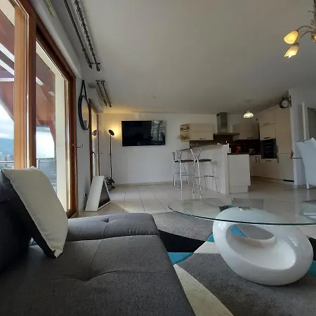 Au Coeur De St Jorioz, Spacieux Avec Terrasse Et Vue Montagne. Apartment *